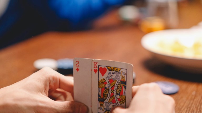 德州牛仔资金管理五条铁律，稳住筹码才能走得更远
